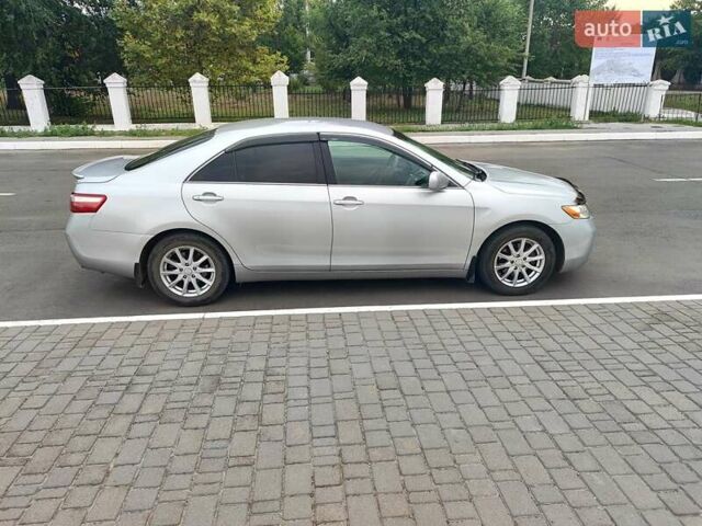 Сірий Тойота Камрі, об'ємом двигуна 2.36 л та пробігом 205 тис. км за 8700 $, фото 2 на Automoto.ua