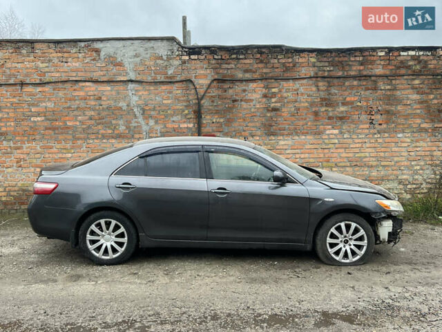 Серый Тойота Камри, объемом двигателя 3.5 л и пробегом 250 тыс. км за 4650 $, фото 2 на Automoto.ua