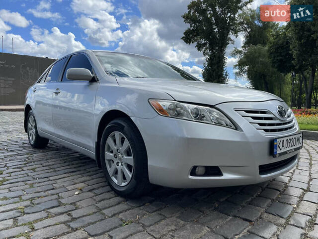 Сірий Тойота Камрі, об'ємом двигуна 2.36 л та пробігом 307 тис. км за 7200 $, фото 5 на Automoto.ua