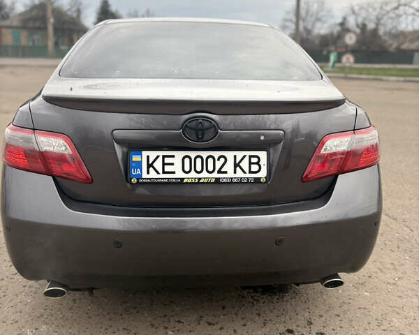 Сірий Тойота Камрі, об'ємом двигуна 3.46 л та пробігом 246 тис. км за 9200 $, фото 3 на Automoto.ua