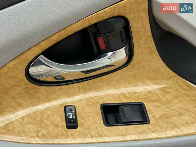 Серый Тойота Камри, объемом двигателя 3.46 л и пробегом 246 тыс. км за 8350 $, фото 25 на Automoto.ua