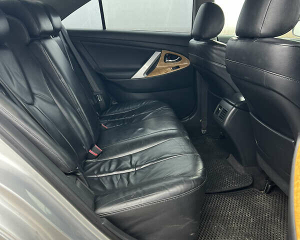 Сірий Тойота Камрі, об'ємом двигуна 3.46 л та пробігом 363 тис. км за 7999 $, фото 37 на Automoto.ua