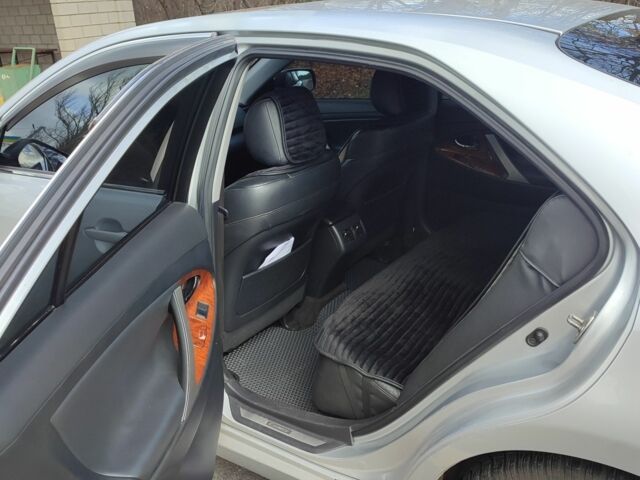 Сірий Тойота Камрі, об'ємом двигуна 2.4 л та пробігом 247 тис. км за 10500 $, фото 4 на Automoto.ua