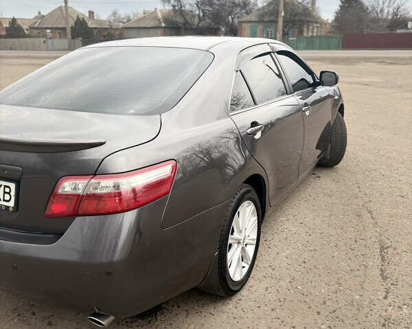 Сірий Тойота Камрі, об'ємом двигуна 3.46 л та пробігом 246 тис. км за 9200 $, фото 2 на Automoto.ua
