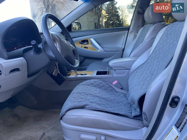 Серый Тойота Камри, объемом двигателя 2.4 л и пробегом 272 тыс. км за 7500 $, фото 22 на Automoto.ua