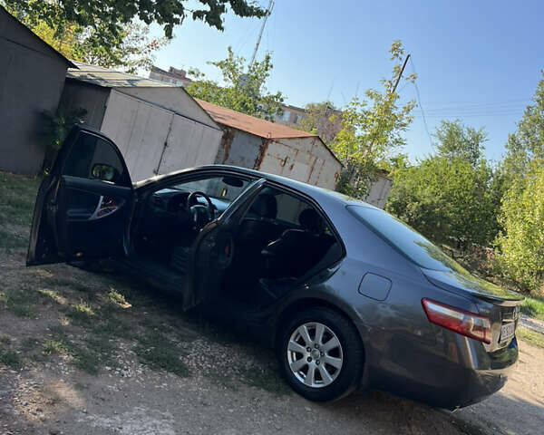 Серый Тойота Камри, объемом двигателя 3.5 л и пробегом 293 тыс. км за 7950 $, фото 23 на Automoto.ua