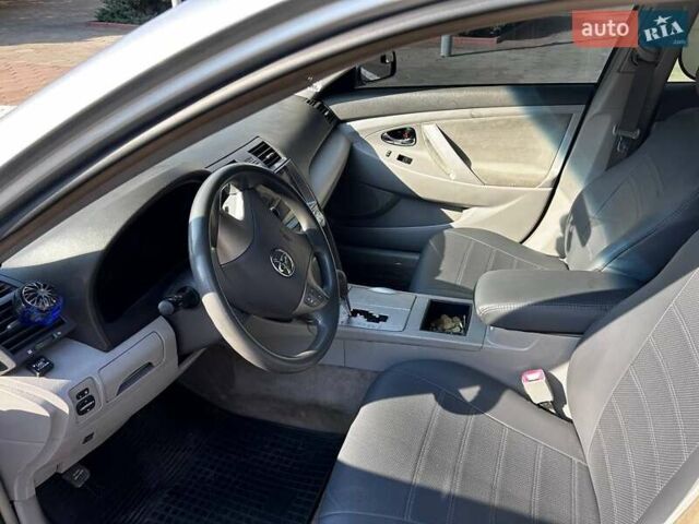 Сірий Тойота Камрі, об'ємом двигуна 2.36 л та пробігом 300 тис. км за 7300 $, фото 14 на Automoto.ua