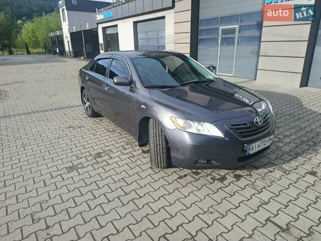 Сірий Тойота Камрі, об'ємом двигуна 2.36 л та пробігом 282 тис. км за 8600 $, фото 9 на Automoto.ua