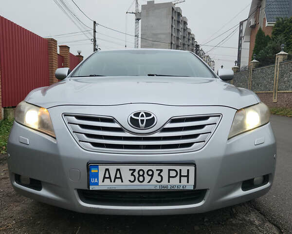 Серый Тойота Камри, объемом двигателя 3.46 л и пробегом 450 тыс. км за 7800 $, фото 4 на Automoto.ua