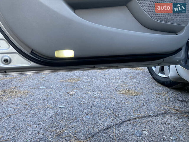 Серый Тойота Камри, объемом двигателя 2.4 л и пробегом 272 тыс. км за 7500 $, фото 30 на Automoto.ua