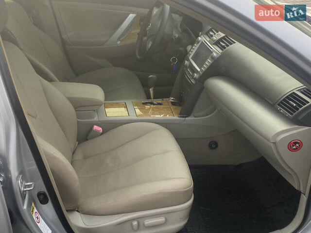 Тойота Камри 2006 в Полтаве на Automoto.ua Серый Тойота Камри, объемом двигателя 2.36 л и пробегом 147 тыс. км за 8700 $, фото 14 на Automoto.ua