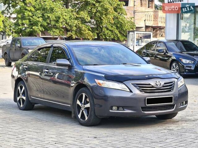 Серый Тойота Камри, объемом двигателя 3.5 л и пробегом 219 тыс. км за 8750 $, фото 6 на Automoto.ua