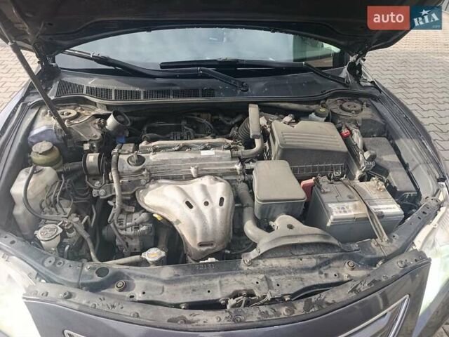 Сірий Тойота Камрі, об'ємом двигуна 2.36 л та пробігом 282 тис. км за 8600 $, фото 38 на Automoto.ua