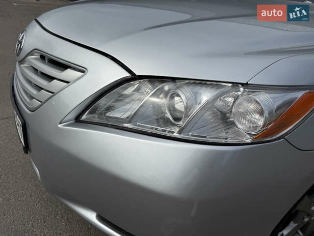 Серый Тойота Камри, объемом двигателя 3.46 л и пробегом 246 тыс. км за 8350 $, фото 10 на Automoto.ua
