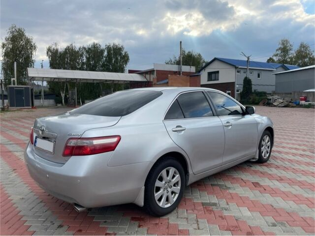 Серый Тойота Камри, объемом двигателя 3.5 л и пробегом 283 тыс. км за 8999 $, фото 5 на Automoto.ua
