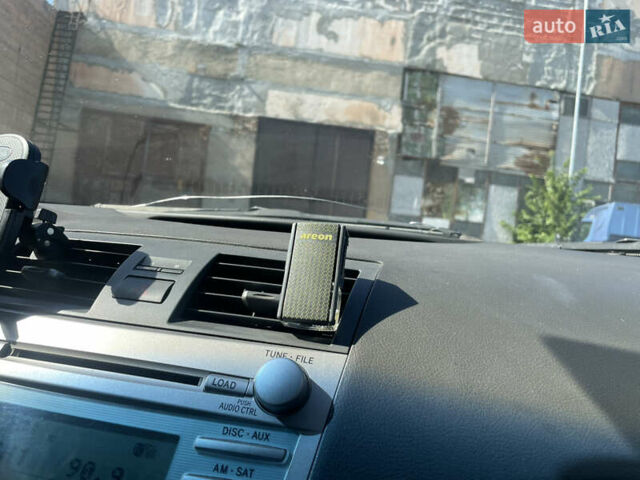 Серый Тойота Камри, объемом двигателя 3.5 л и пробегом 278 тыс. км за 8300 $, фото 15 на Automoto.ua