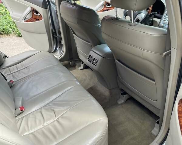 Серый Тойота Камри, объемом двигателя 3.46 л и пробегом 155 тыс. км за 8000 $, фото 12 на Automoto.ua