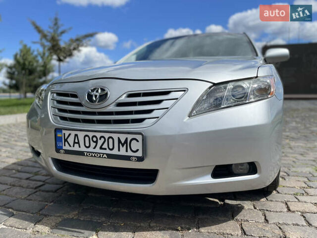 Сірий Тойота Камрі, об'ємом двигуна 2.36 л та пробігом 307 тис. км за 7200 $, фото 2 на Automoto.ua