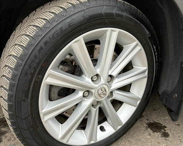 Сірий Тойота Камрі, об'ємом двигуна 3.46 л та пробігом 246 тис. км за 9200 $, фото 23 на Automoto.ua