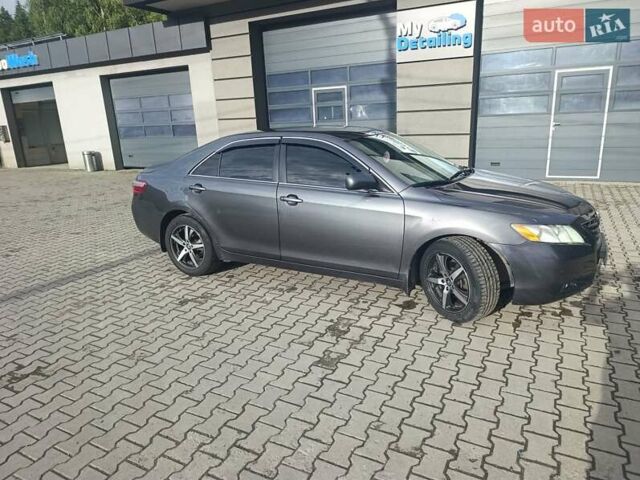Сірий Тойота Камрі, об'ємом двигуна 2.36 л та пробігом 282 тис. км за 8600 $, фото 24 на Automoto.ua