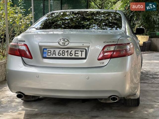Серый Тойота Камри, объемом двигателя 3.46 л и пробегом 155 тыс. км за 8000 $, фото 22 на Automoto.ua