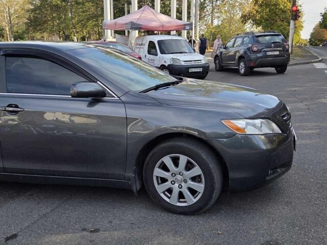 Серый Тойота Камри, объемом двигателя 3 л и пробегом 154 тыс. км за 9800 $, фото 7 на Automoto.ua