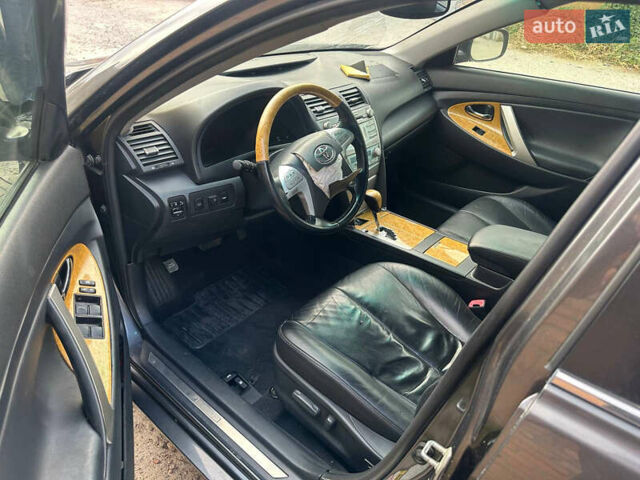 Серый Тойота Камри, объемом двигателя 3.5 л и пробегом 250 тыс. км за 4650 $, фото 9 на Automoto.ua