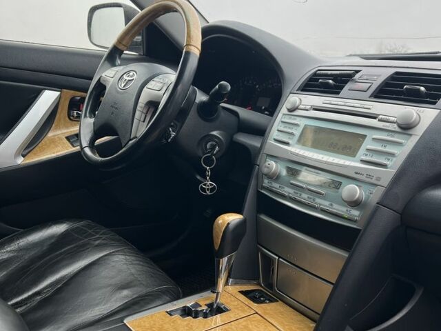 Сірий Тойота Камрі, об'ємом двигуна 3.5 л та пробігом 363 тис. км за 7999 $, фото 17 на Automoto.ua