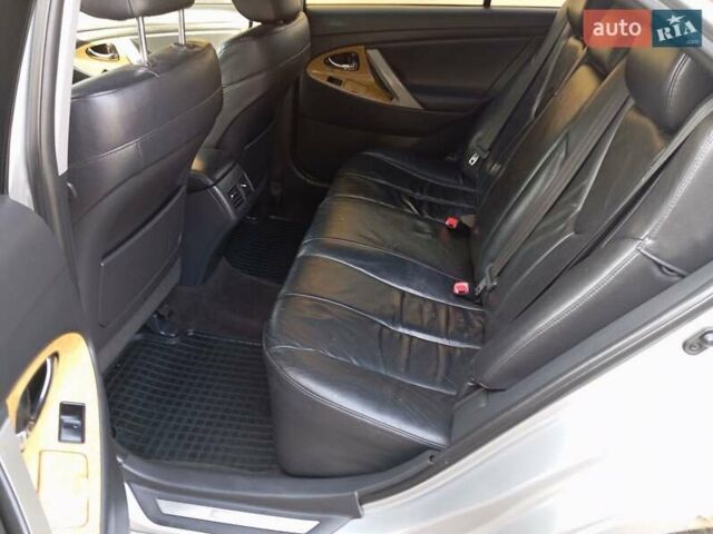 Серый Тойота Камри, объемом двигателя 3.5 л и пробегом 333 тыс. км за 5500 $, фото 2 на Automoto.ua