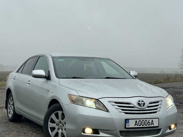 Сірий Тойота Камрі, об'ємом двигуна 3.5 л та пробігом 363 тис. км за 7999 $, фото 2 на Automoto.ua