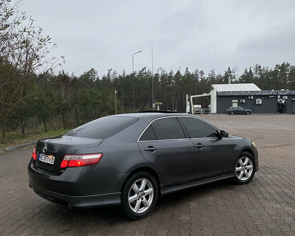 Серый Тойота Камри, объемом двигателя 2.36 л и пробегом 225 тыс. км за 8300 $, фото 3 на Automoto.ua