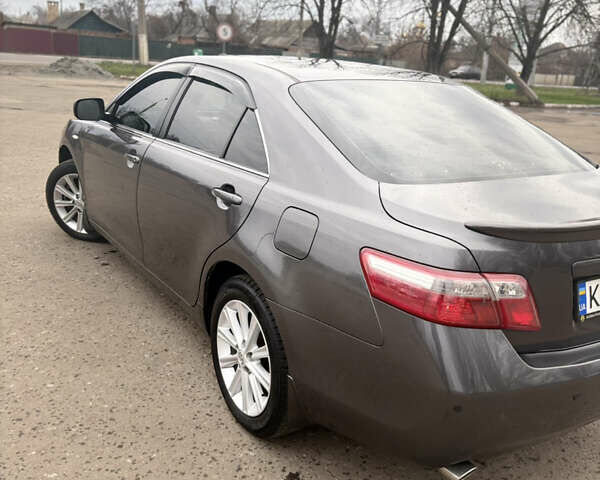 Сірий Тойота Камрі, об'ємом двигуна 3.46 л та пробігом 246 тис. км за 9200 $, фото 4 на Automoto.ua