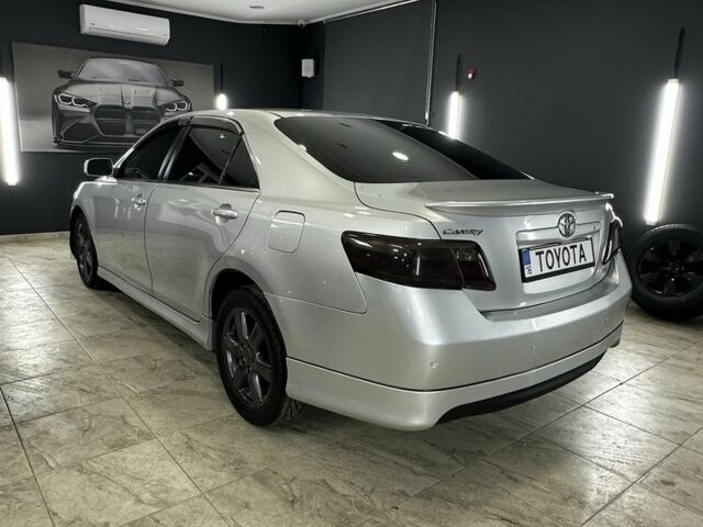 Серый Тойота Камри, объемом двигателя 2.4 л и пробегом 192 тыс. км за 6700 $, фото 5 на Automoto.ua