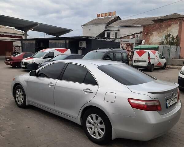 Серый Тойота Камри, объемом двигателя 2.36 л и пробегом 345 тыс. км за 7800 $, фото 3 на Automoto.ua