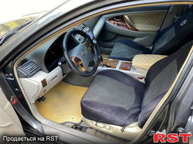 Серый Тойота Камри, объемом двигателя 2.4 л и пробегом 270 тыс. км за 4500 $, фото 7 на Automoto.ua