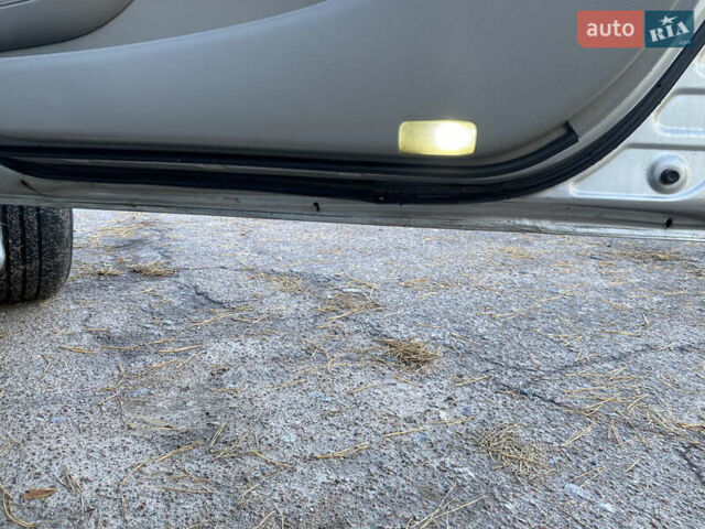 Серый Тойота Камри, объемом двигателя 2.4 л и пробегом 272 тыс. км за 7500 $, фото 29 на Automoto.ua