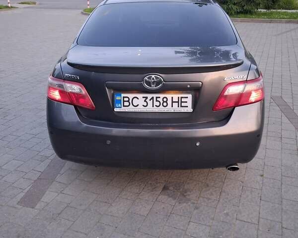Серый Тойота Камри, объемом двигателя 2.4 л и пробегом 290 тыс. км за 6600 $, фото 12 на Automoto.ua