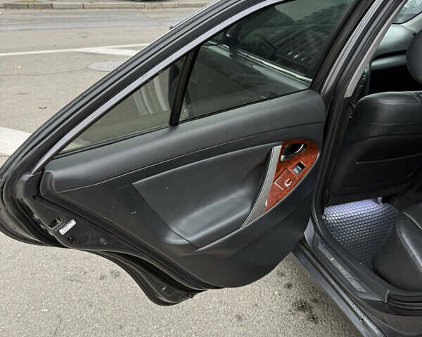 Сірий Тойота Камрі, об'ємом двигуна 3.46 л та пробігом 260 тис. км за 8800 $, фото 18 на Automoto.ua