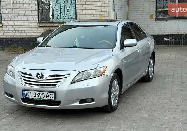 Сірий Тойота Камрі, об'ємом двигуна 3.46 л та пробігом 315 тис. км за 6599 $, фото 3 на Automoto.ua