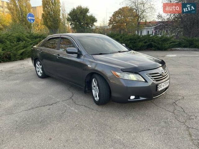Серый Тойота Камри, объемом двигателя 0 л и пробегом 235 тыс. км за 8200 $, фото 3 на Automoto.ua