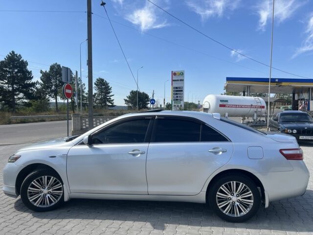 Серый Тойота Камри, объемом двигателя 2.4 л и пробегом 280 тыс. км за 8600 $, фото 5 на Automoto.ua