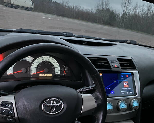 Серый Тойота Камри, объемом двигателя 2.36 л и пробегом 225 тыс. км за 8300 $, фото 6 на Automoto.ua