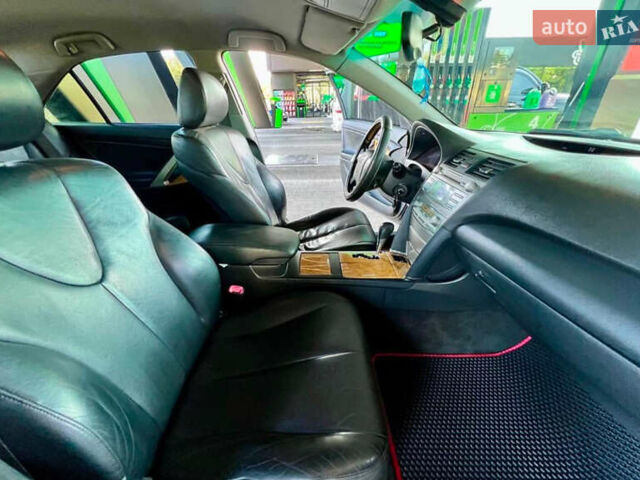 Серый Тойота Камри, объемом двигателя 2.4 л и пробегом 200 тыс. км за 7500 $, фото 12 на Automoto.ua