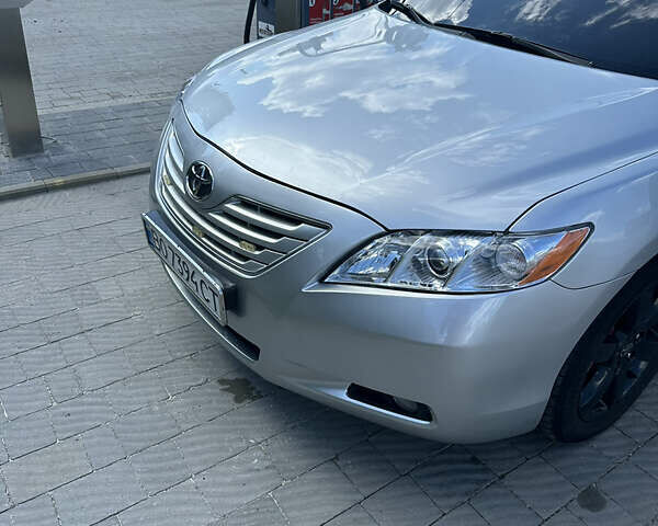 Сірий Тойота Камрі, об'ємом двигуна 2.4 л та пробігом 348 тис. км за 8000 $, фото 2 на Automoto.ua