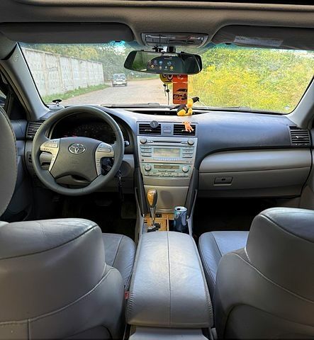 Серый Тойота Камри, объемом двигателя 3.5 л и пробегом 0 тыс. км за 6700 $, фото 2 на Automoto.ua