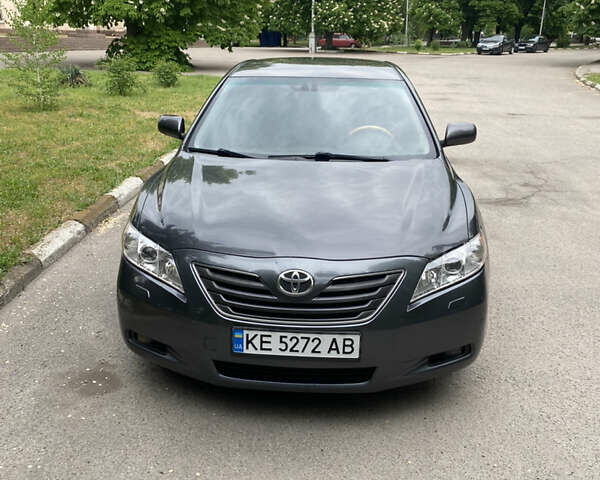 Сірий Тойота Камрі, об'ємом двигуна 3.5 л та пробігом 231 тис. км за 8000 $, фото 16 на Automoto.ua