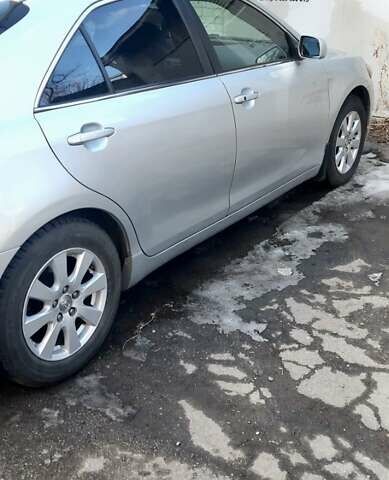 Серый Тойота Камри, объемом двигателя 3.5 л и пробегом 130 тыс. км за 10500 $, фото 2 на Automoto.ua