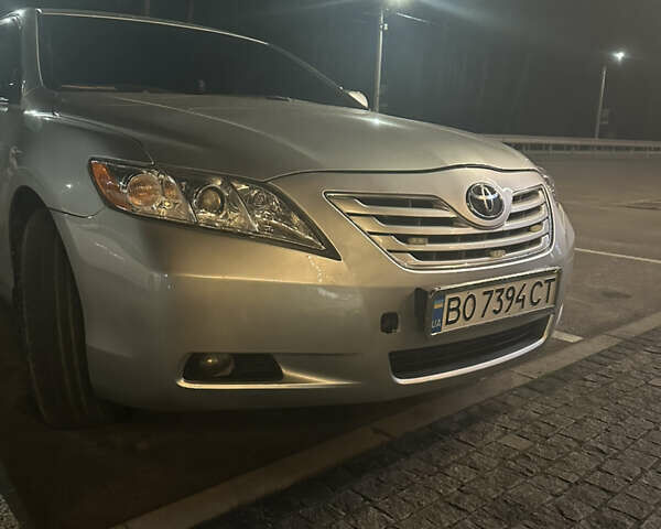 Сірий Тойота Камрі, об'ємом двигуна 2.4 л та пробігом 348 тис. км за 8000 $, фото 3 на Automoto.ua