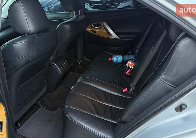 Сірий Тойота Камрі, об'ємом двигуна 3.46 л та пробігом 315 тис. км за 6599 $, фото 8 на Automoto.ua