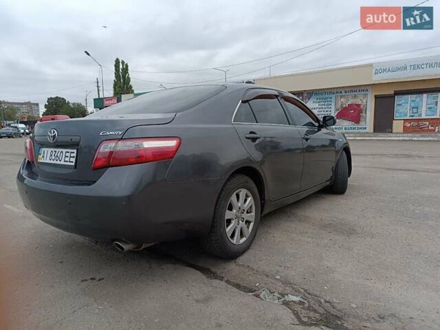 Серый Тойота Камри, объемом двигателя 2.4 л и пробегом 155 тыс. км за 7600 $, фото 2 на Automoto.ua